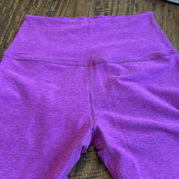 Beyond yoga workout leggings deep, bright, pink size medium - Picture 4 of 8